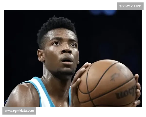 黄蜂攻防失衡再吞败，三球砍下大号三双仍难救主